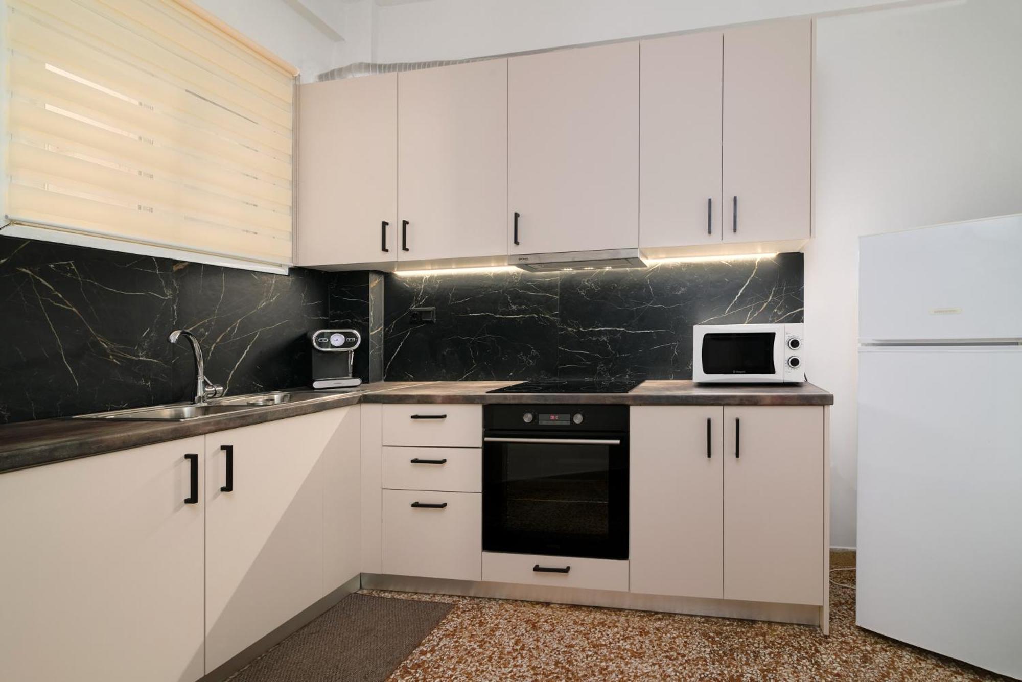 Venias Two-Bedroom Apartment Kallimarmaro And Zappeio Area Афины Экстерьер фото